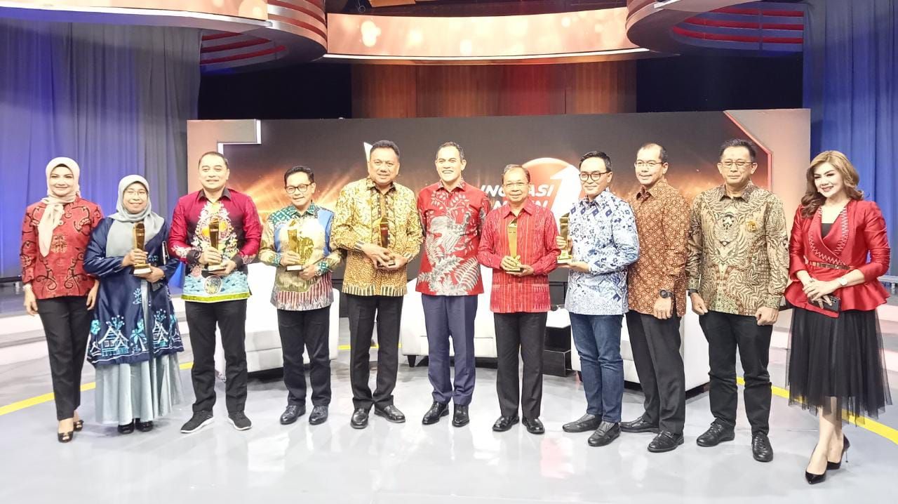 podiumnews.com-Gubernur Bali Wayan Koster Terima Penghargaan Pelopor Wisata Ramah Lingkungan