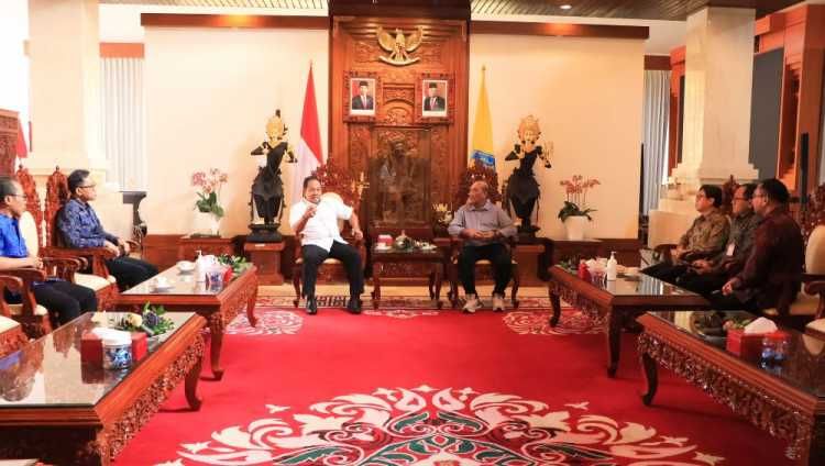 podiumnews.com-Pemprov Bali Berharap Wisata Helikopter dan Budaya Layang-layang di Bali Tetap Aman