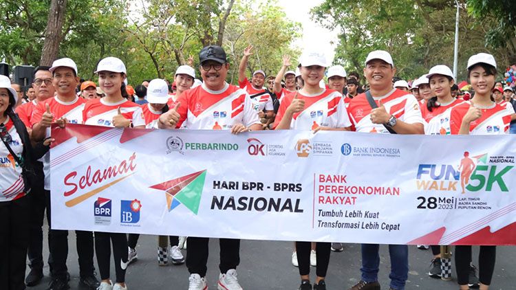 podiumnews.com-Peringatan Hari BPR Nasional, Cok Ace Berharap BPR Jadi Ujung Tombak UMKM di Bali