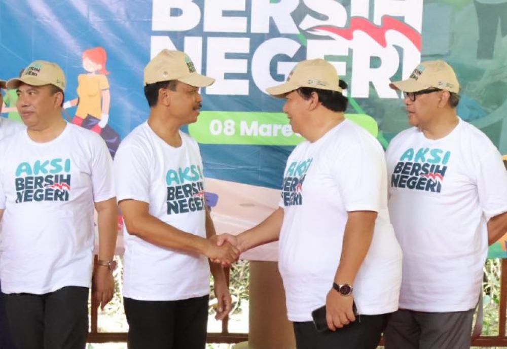 Sekda Dewa Made Indra Ikuti Aksi Bersih Negeri Serentak, Harap “Budaya Bersih” Terus Ditumbuhkan
