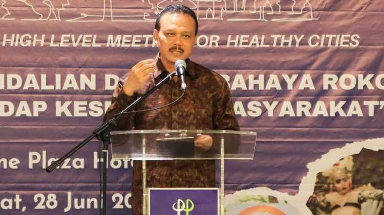 podiumnews.com-Tekan Perokok Usia Dini, Sekda Dewa Indra Minta Semua Lembaga Perkuat Instrumen Pengendalian