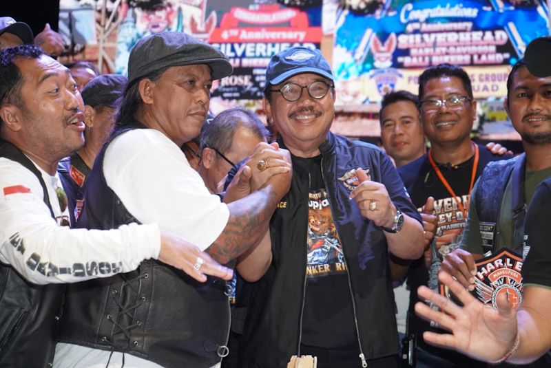 podiumnews.com-Wagub Cok Ace Apresiasi Kegiatan Sosial Republik Silver Head Harley Davidson