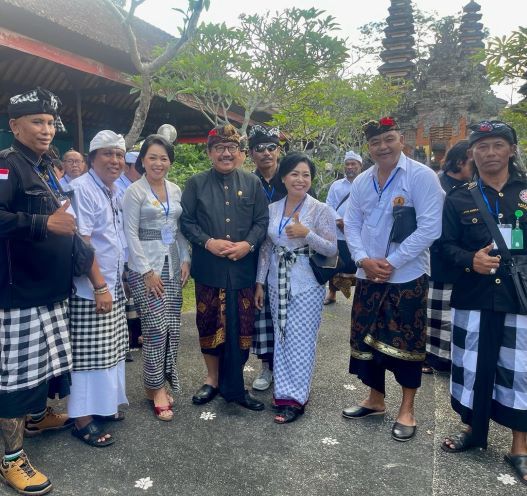 podiumnews.com-Wagub Cok Ace Ajak Pasemetonan Dalem Tarukan Jaga Vibrasi Positif di Bali