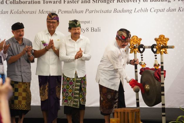 podiumnews.com-Wagub Cok Ace Minta PHRI Berbenah Hadapi Tantangan Pariwisata ke Depan