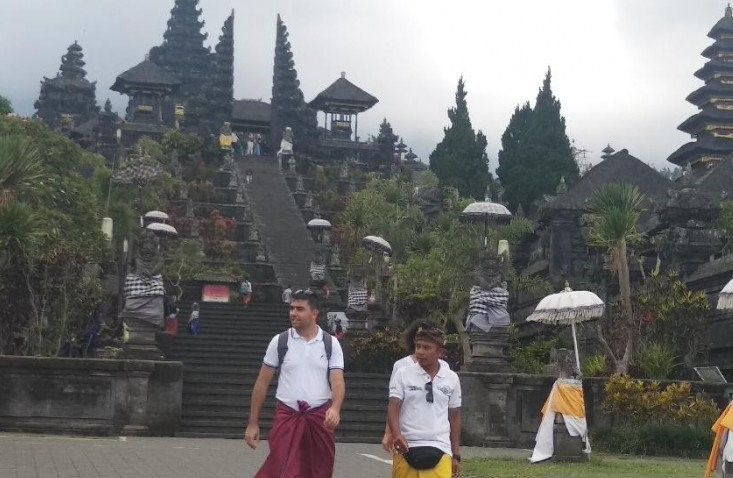 podiumnews.com-Karangasem Buka Kembali Besakih-Taman Ujung dengan Protokol Kesehatan