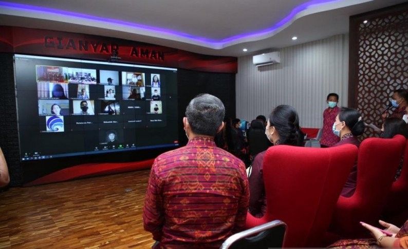 Dekranasda Gianyar Gelar Bimtek Desain untuk Perajin Tenun