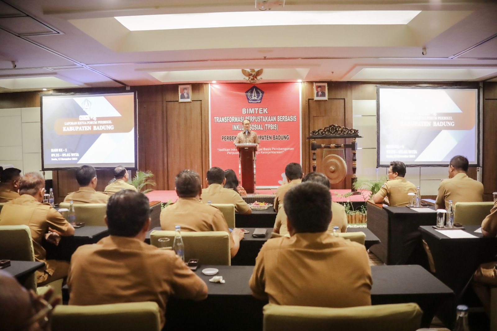 Wabup Suiasa Buka Bimtek TPBIS