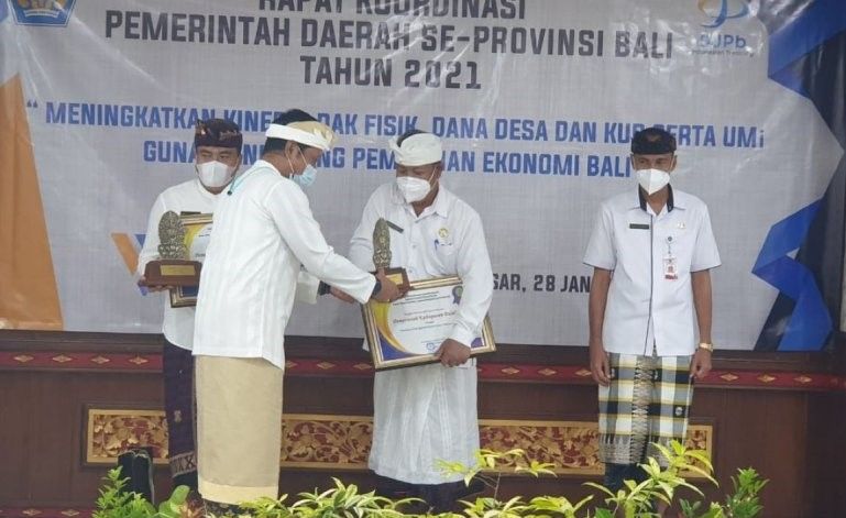 podiumnews.com-Pemkab Buleleng Raih Peringkat Dua Pengelolaan Dana Desa
