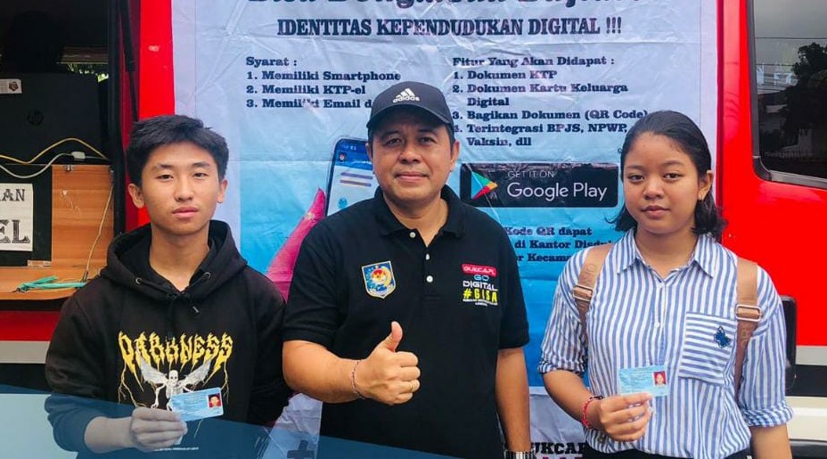 podiumnews.com-Libur Lebaran, Remaja Buleleng Bikin e-KTP 