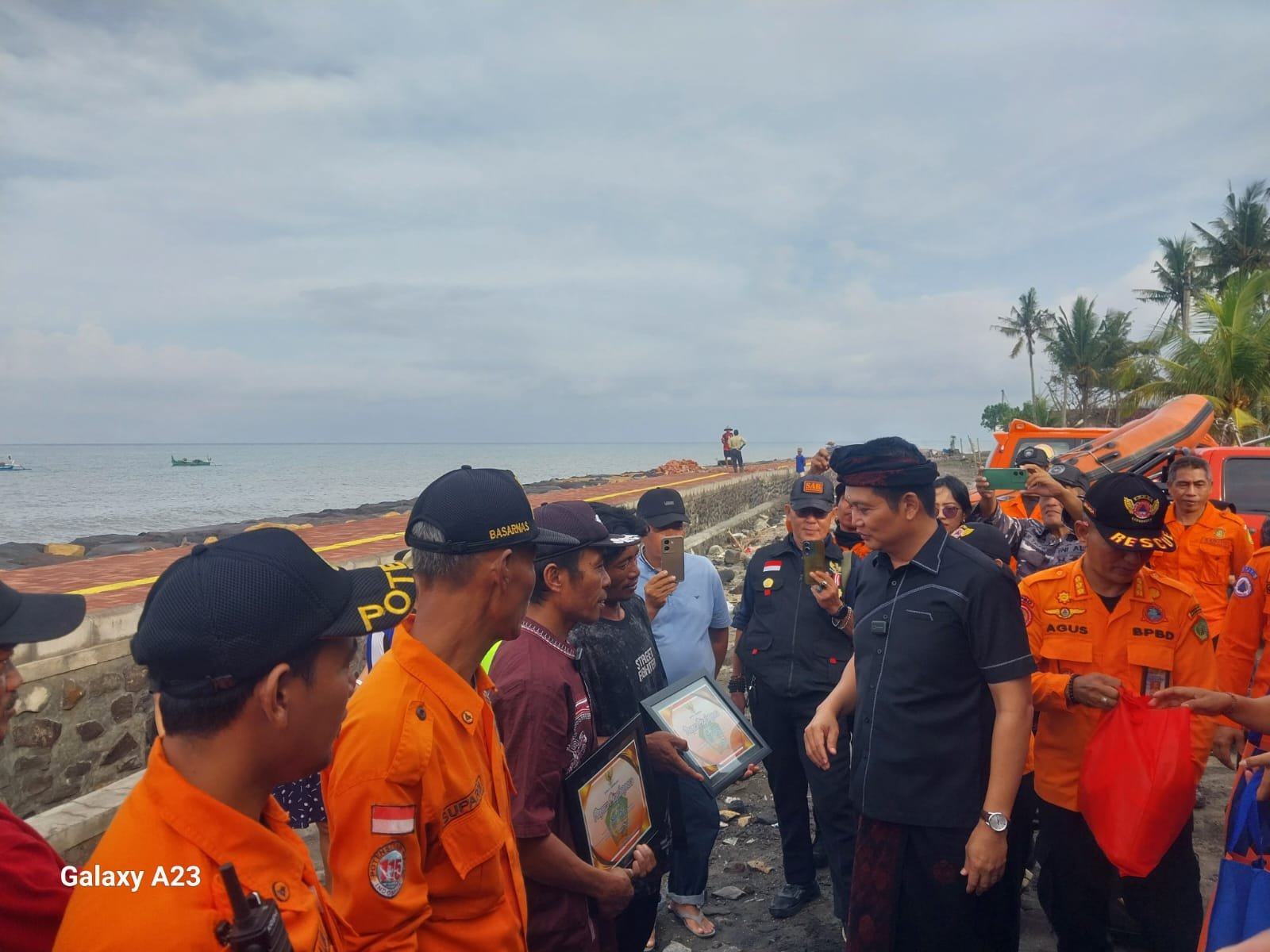 Pagi Setelah Penyelamatan: Wajah-Wajah Pahlawan Pabuahan
