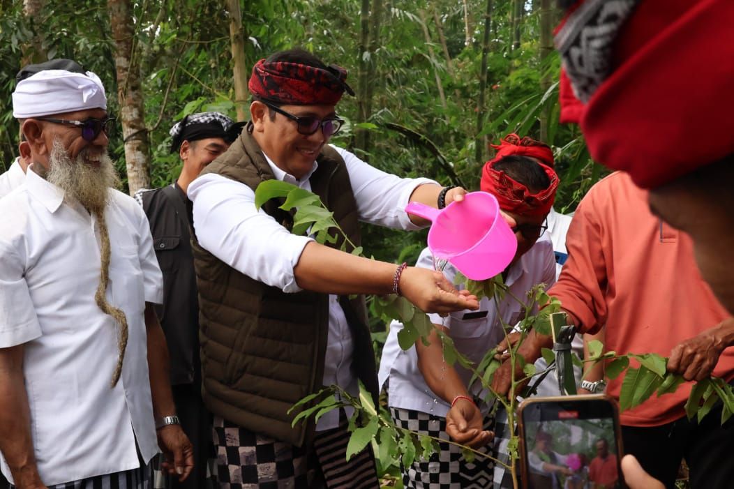 Bupati Sanjaya Pimpin Penghijauan dan Resmikan Teba Modern Batukau