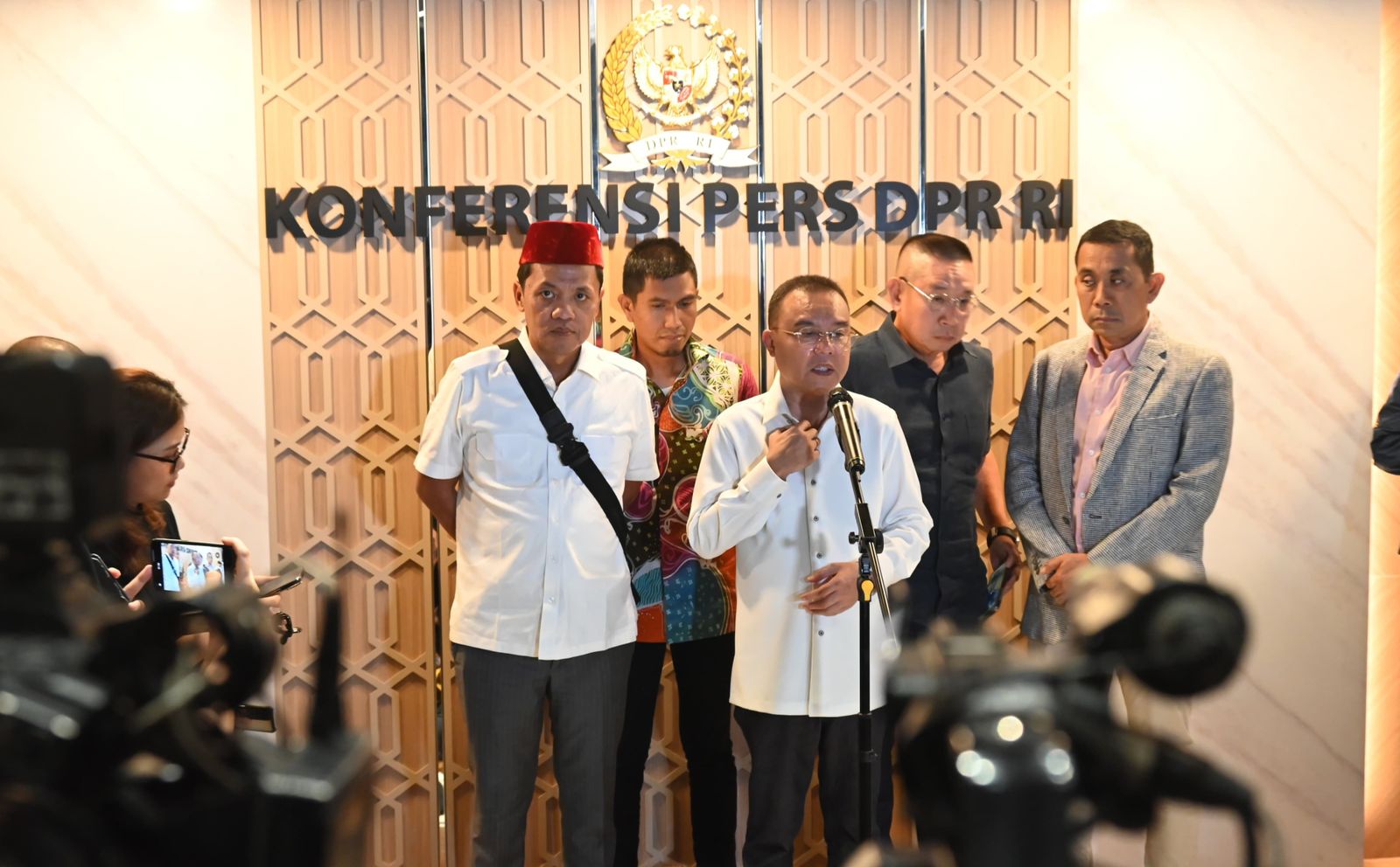 podiumnews.com-DPR Batalkan Pengesahan Revisi UU Pilkada
