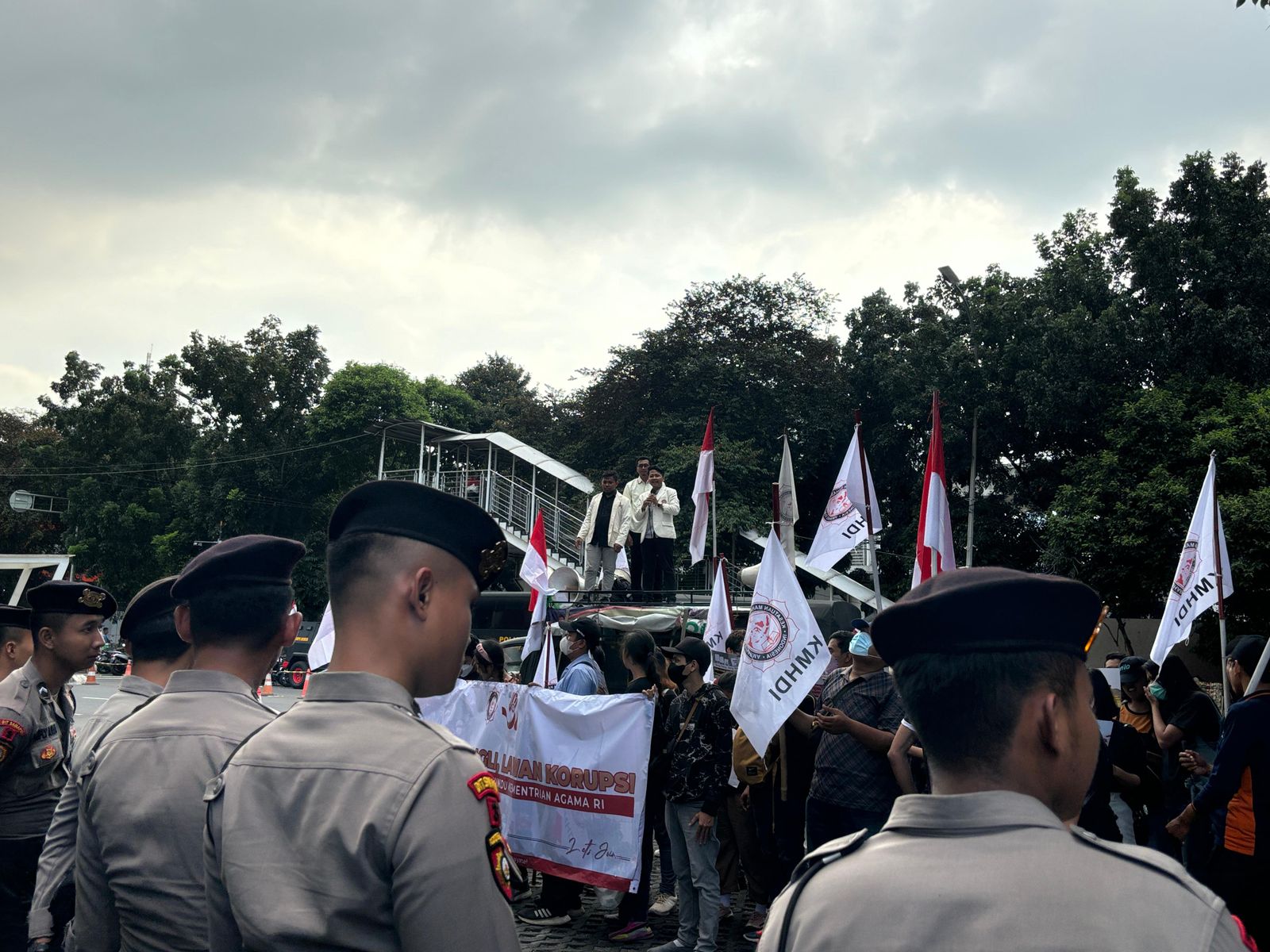 Desak KPK Bongkar Dugaan Korupsi Ditjen Bimas Hindu 