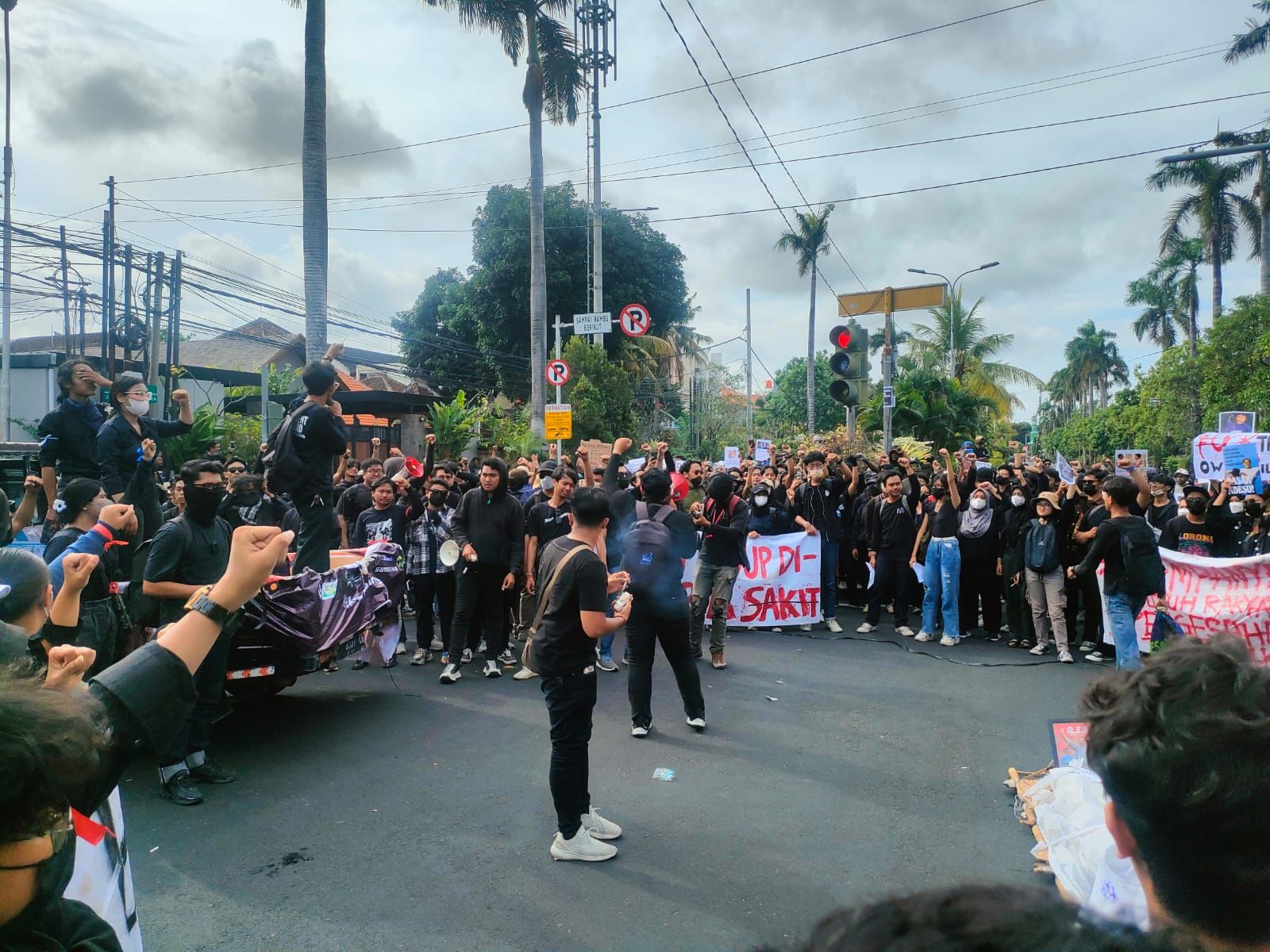 podiumnews.com-Mahasiswa Cipayung Plus Bali Demo "Reformati"  