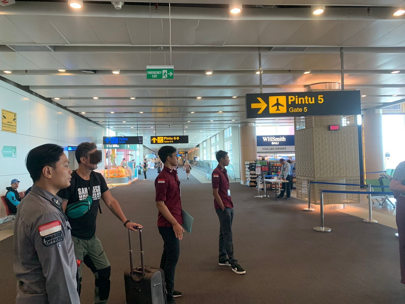 podiumnews.com-Overstay karena Sakit, WNA Belarusia Dideportasi 