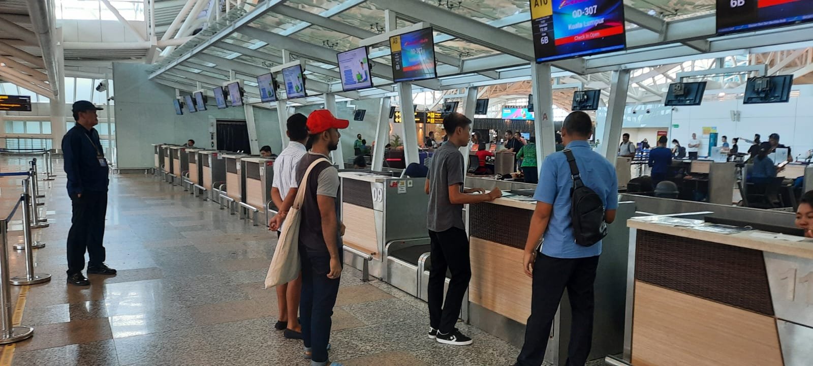 Dua Pria Malaysia Diusir dari Bali