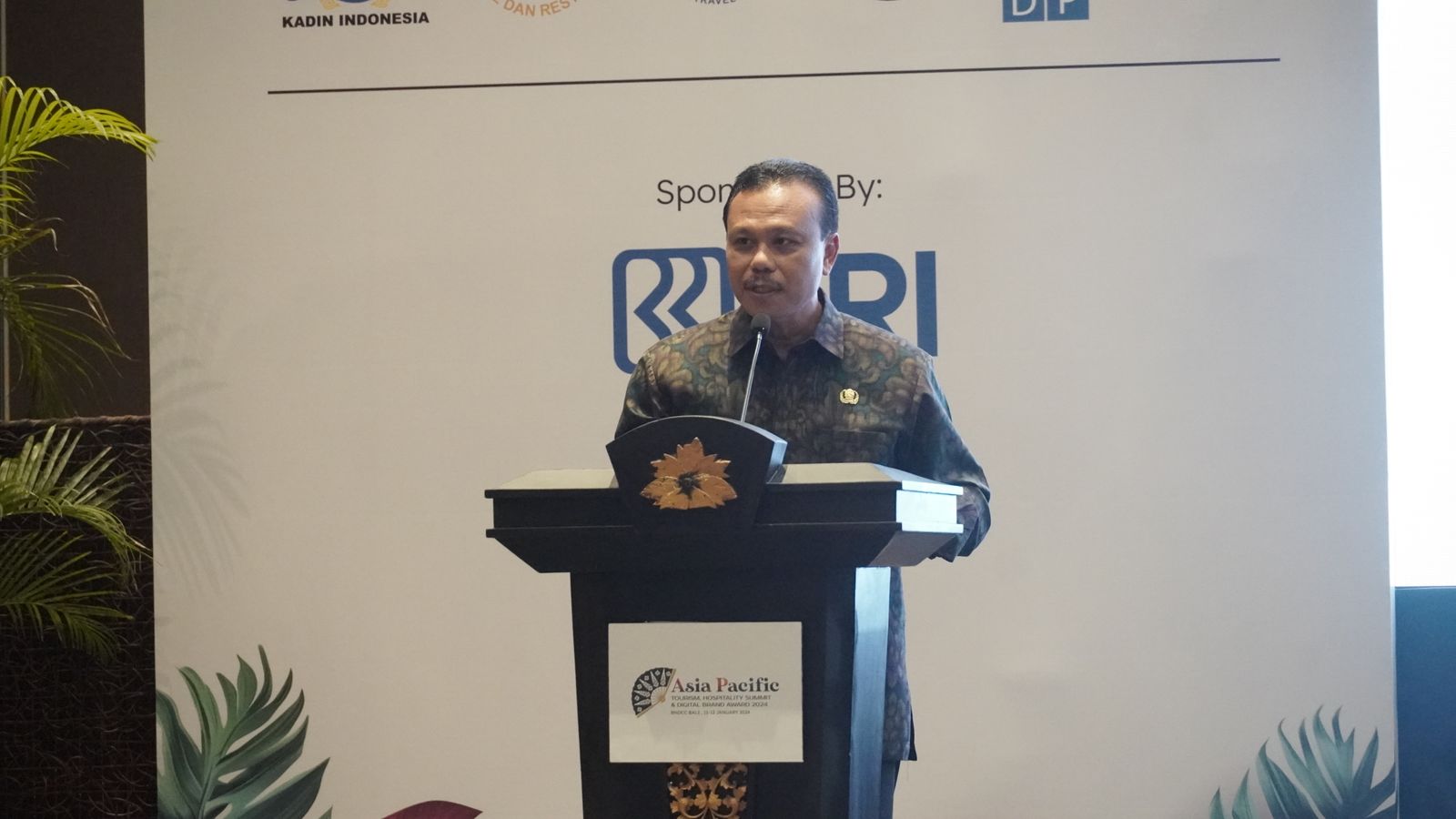 Manfaatkan Teknologi Dukung Pariwisata Berkelanjutan