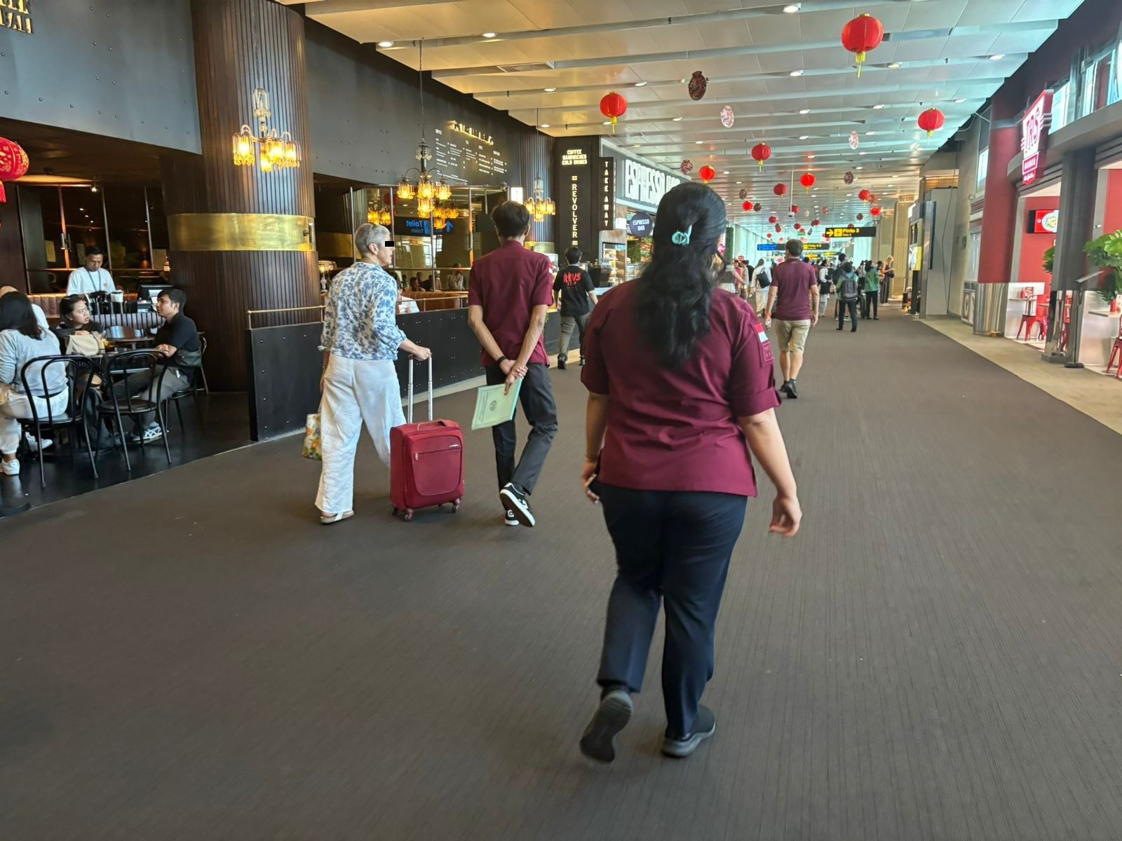 podiumnews.com-Bule Jabat Direktur Didepoertasi dari Bali