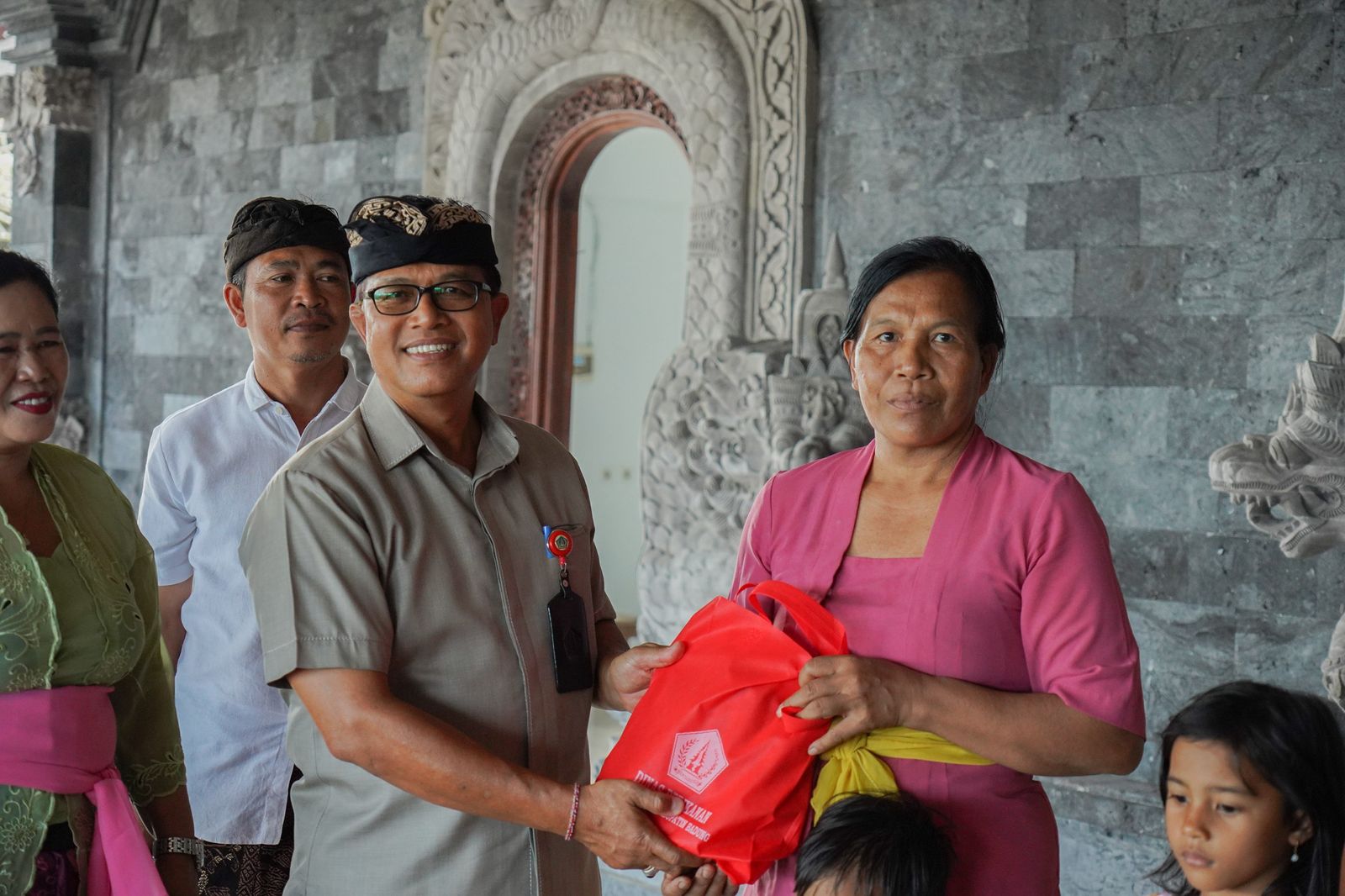 podiumnews.com-Diskan Badung Beri Paket Olahan Ikan di Jagapati