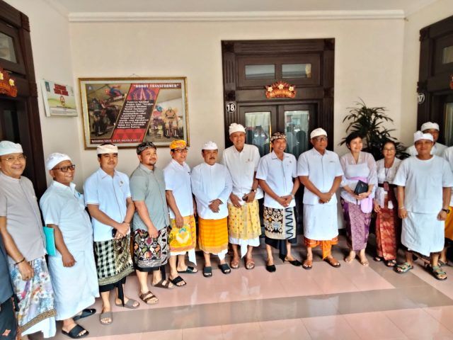 podiumnews.com-Anggota DPRD Badung Turun ke DLHK