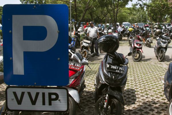 podiumnews.com-Metode Bayar Parkir Tanpa Mengantri