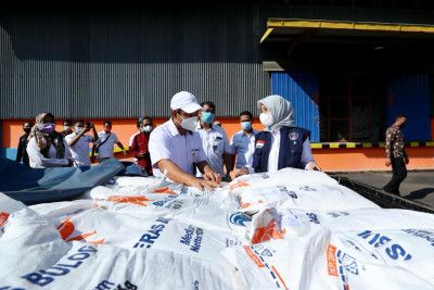 podiumnews.com-Banyuwangi Salurkan 1.192 Ton Beras Bansos PPKM Darurat 