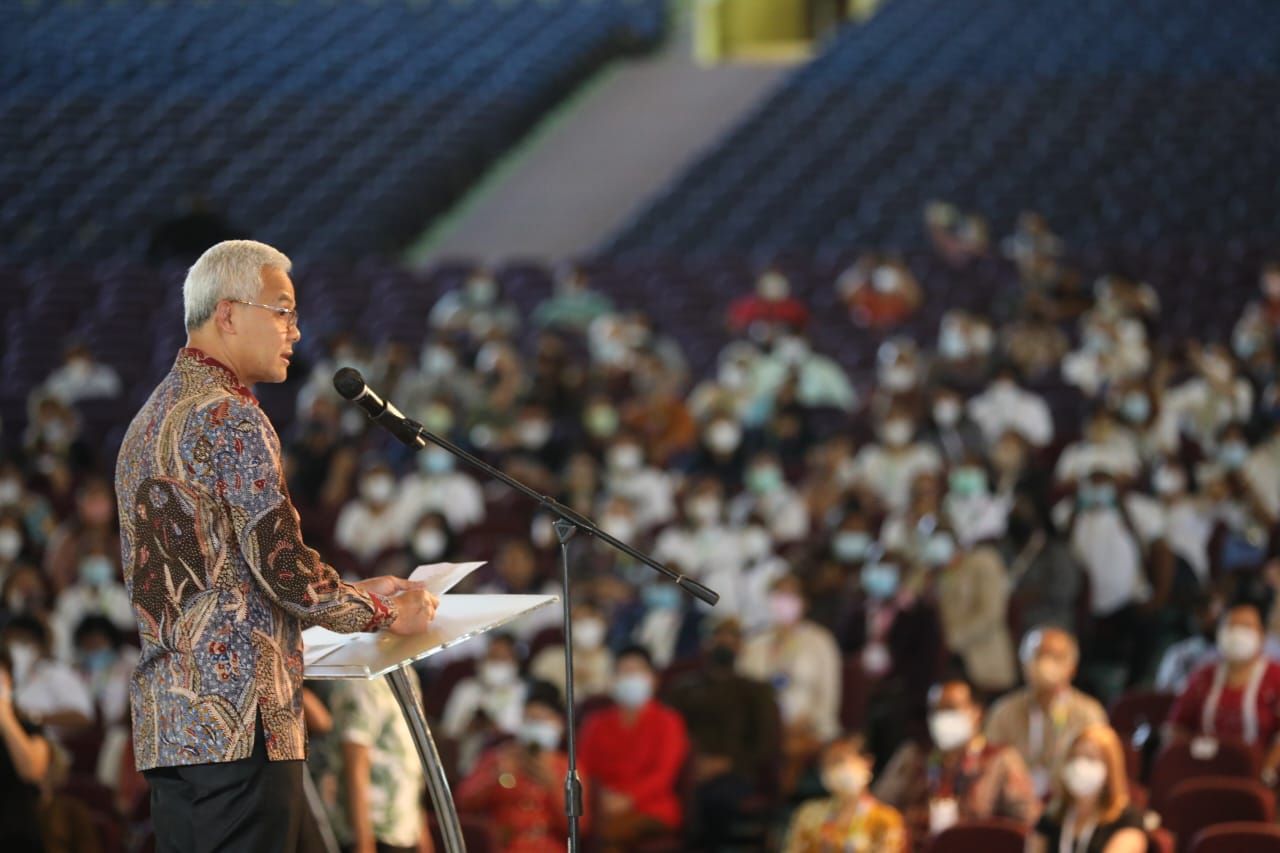 podiumnews.com-Pesan Damai dan Kecemasan Ganjar Pranowo Terkait Kondisi Dunia Saat Ini