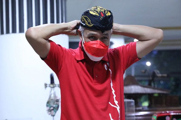 podiumnews.com-Dicuekin PDIP, Ganjar Malah Laris 