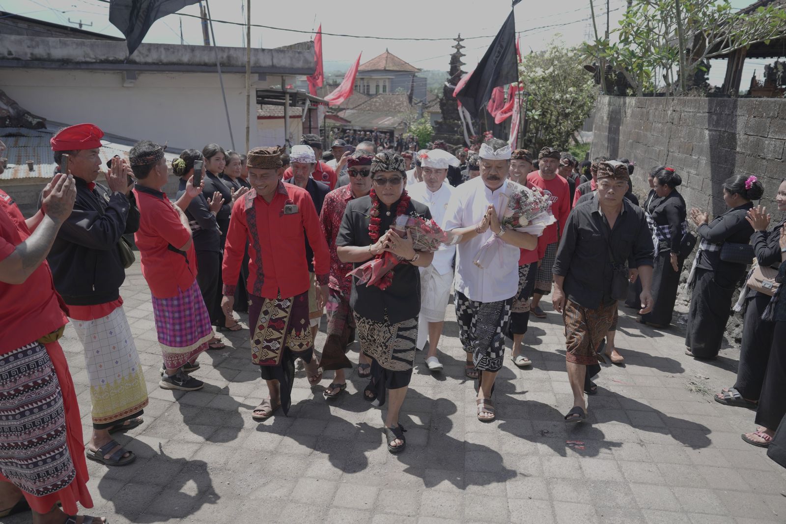 podiumnews.com-Ribuan Warga Padangan Sambut Giri Prasta 