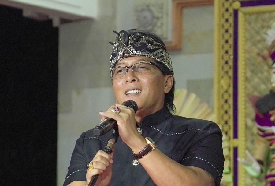 podiumnews.com-Giri Prasta Tanggapi Viral Penataan Tebing Pemutih