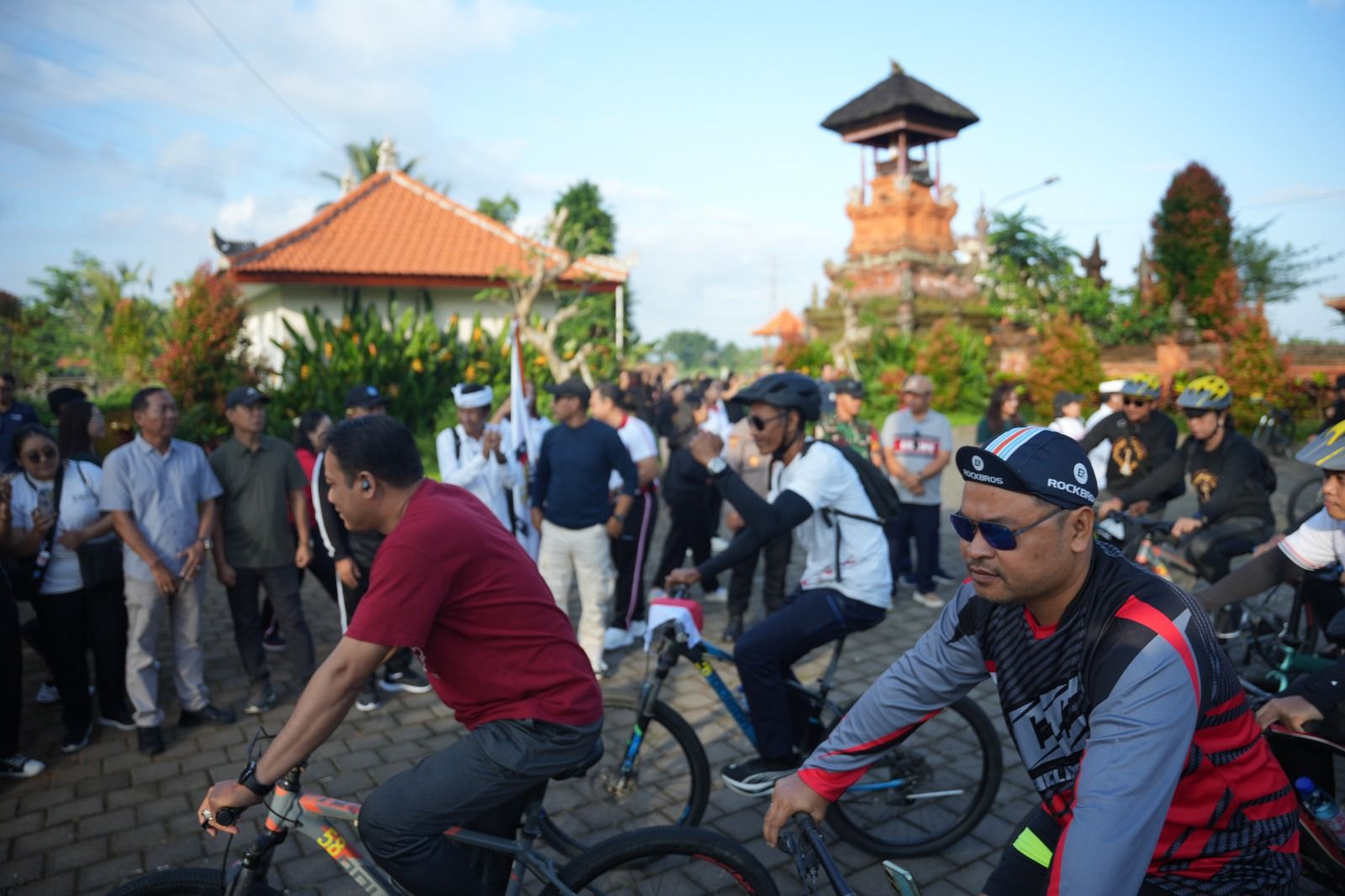 podiumnews.com-Bakesbangpol Badung Bersama KPU Meriahkan Gowes Kemerdekaan
