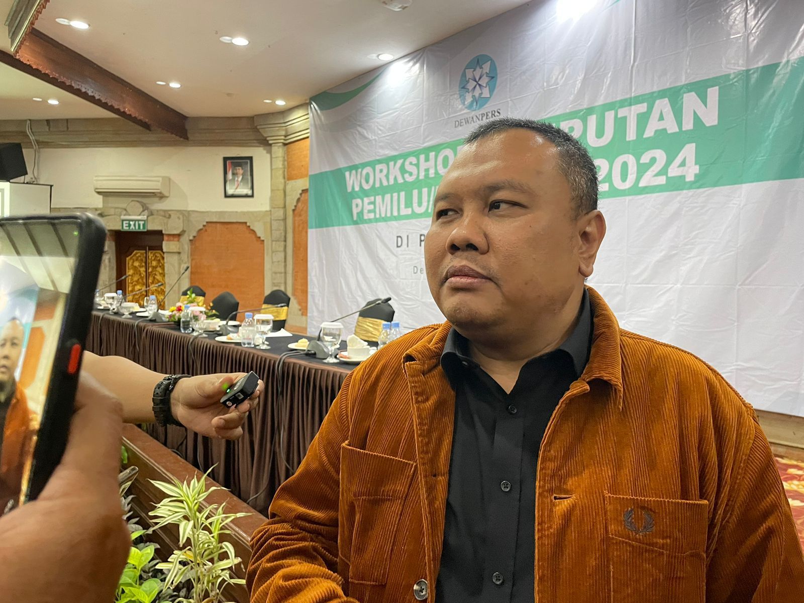 podiumnews.com- Tren Pilih Pemimpin Beri Hadiah di Pilkada