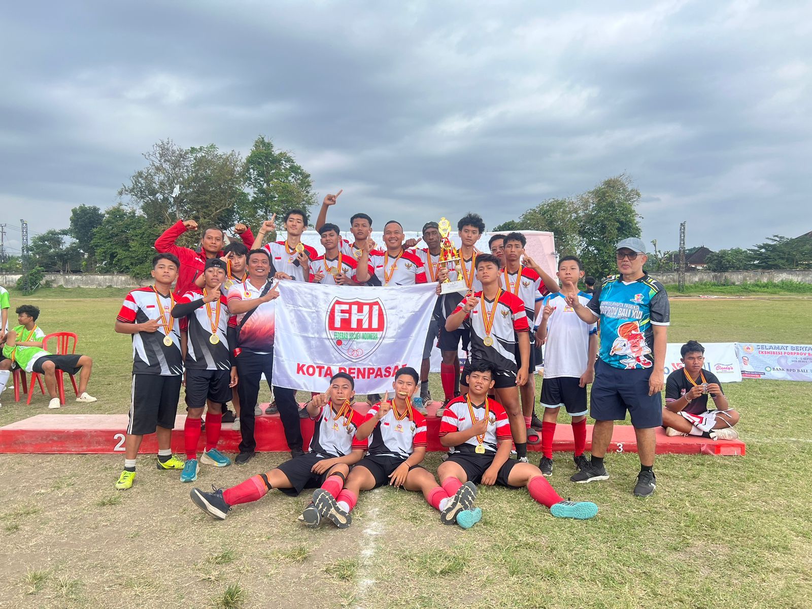 podiumnews.com-Denpasar Sabet Emas Hockey Outdoor Putra Porprov Bali