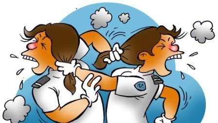 podiumnews.com-Dua Pelajar Putri Berkelahi di GOR Mengwi Viral Sepakat Cabut Laporan ke Polisi  