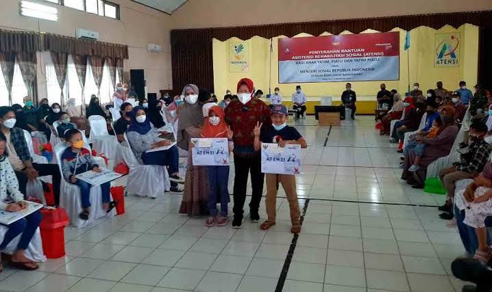 Mensos Imbau Yatim Piatu tidak Minder