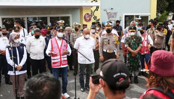 podiumnews.com-Menhub Cek Pelabuhan dan Bandara Banyuwangi Jelang Pergantian Tahun