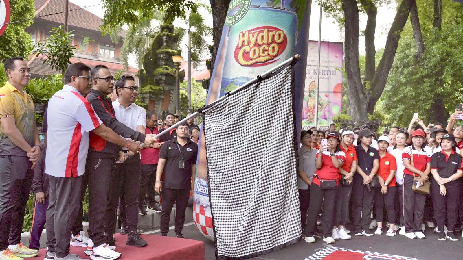podiumnews.com-10 Ribu Peserta Ikuti Jalan Sehat HUT Kota Denpasar