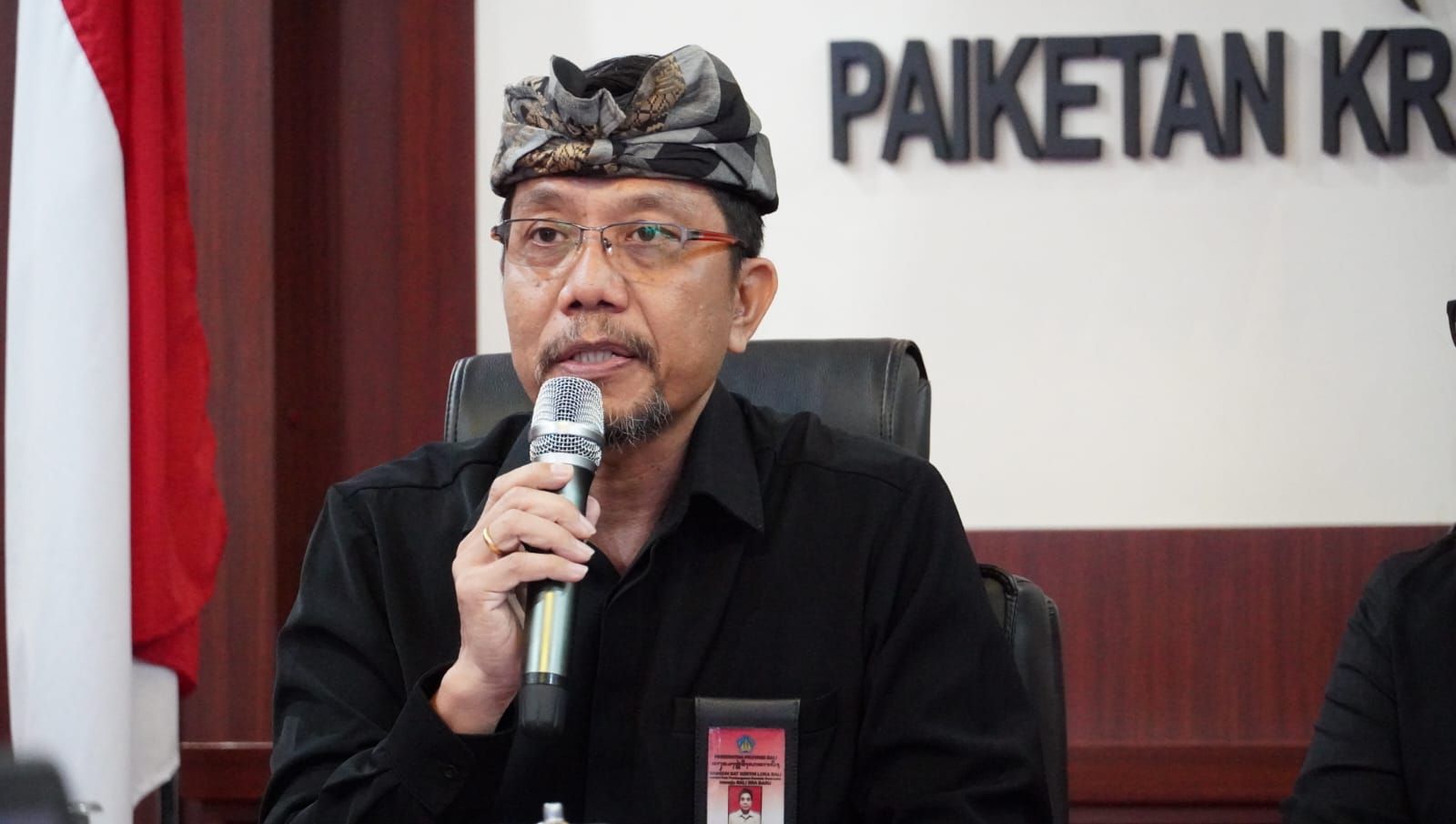 podiumnews.com-Taksu Pecalang Harus Ditegakan Kembali