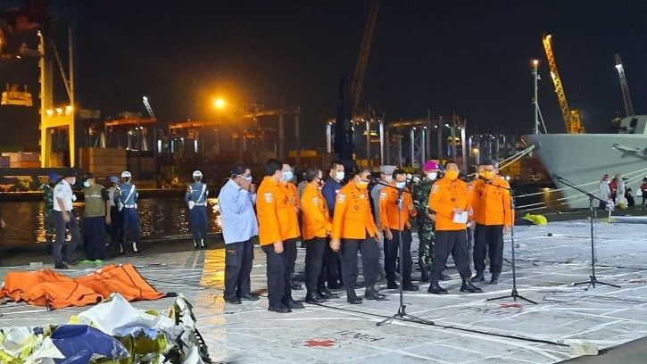 podiumnews.com-239 Kantong Jenazah Terkumpul Selama Evakuasi SJ-182