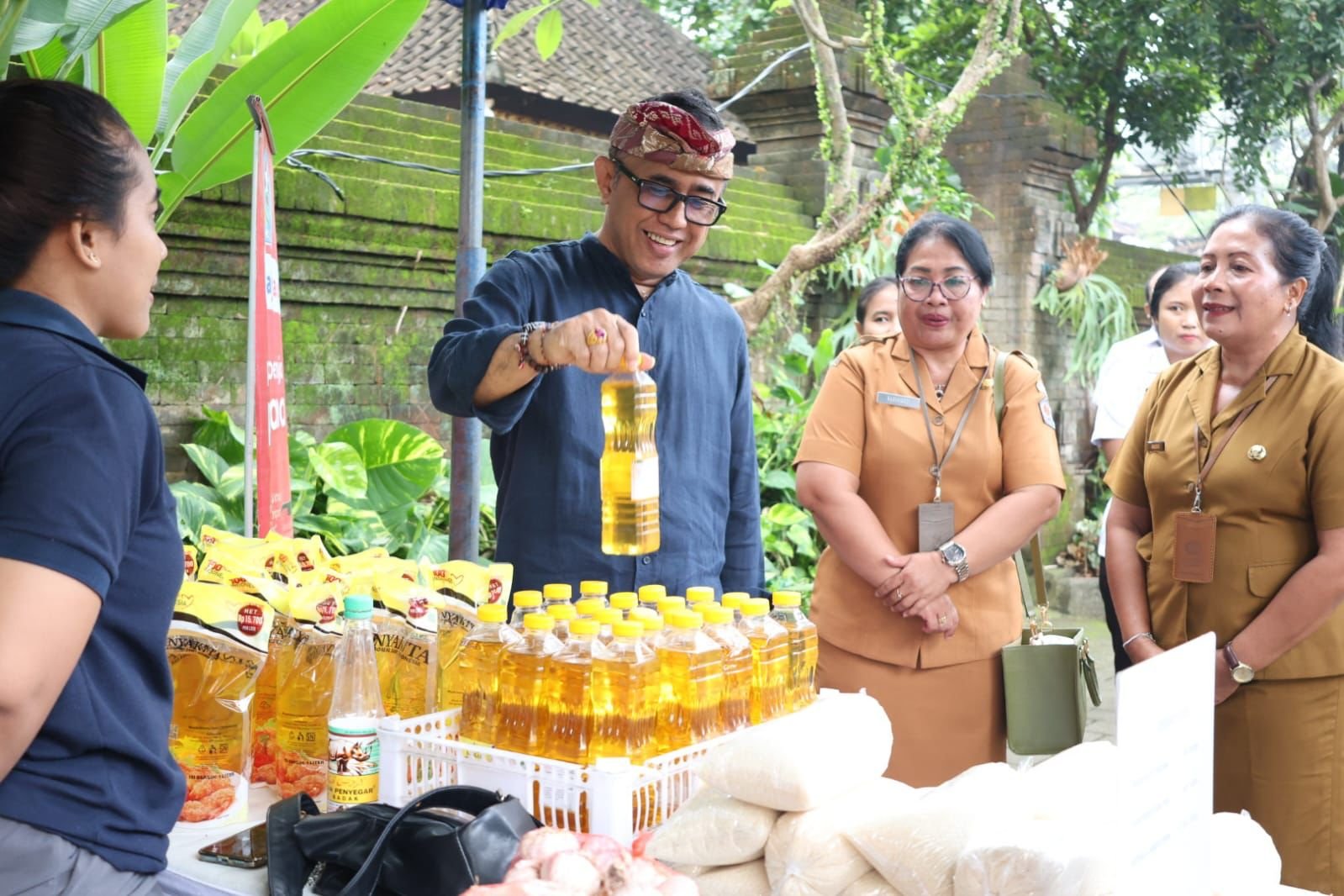 Jaya Negara Tinjau Pasar Murah: Tekan Inflasi Denpasar