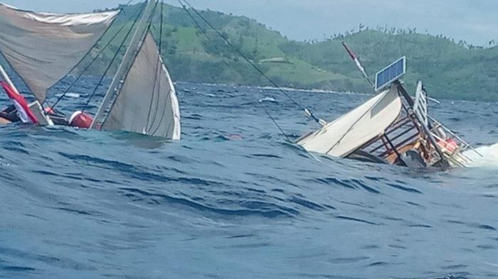 podiumnews.com-"Speedboat" Patroli Polri Tenggelam di Pulau Tibi