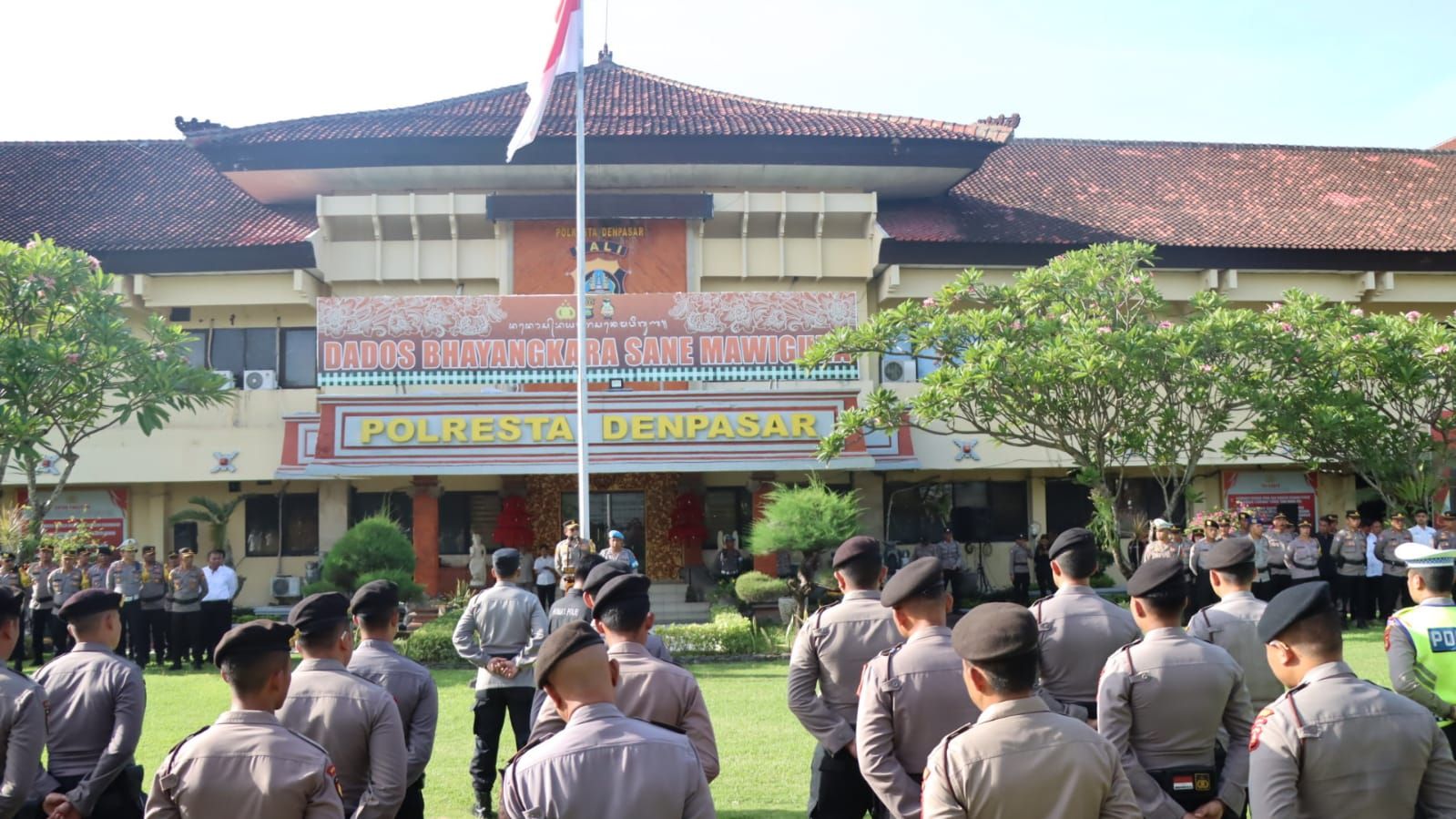 podiumnews.com-Kombes Bambang Pimpin Apel Sebelum Pindah