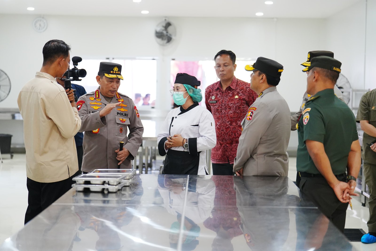 3.072 Siswa di Bali Terima Makanan Bergizi dari Program Polri
