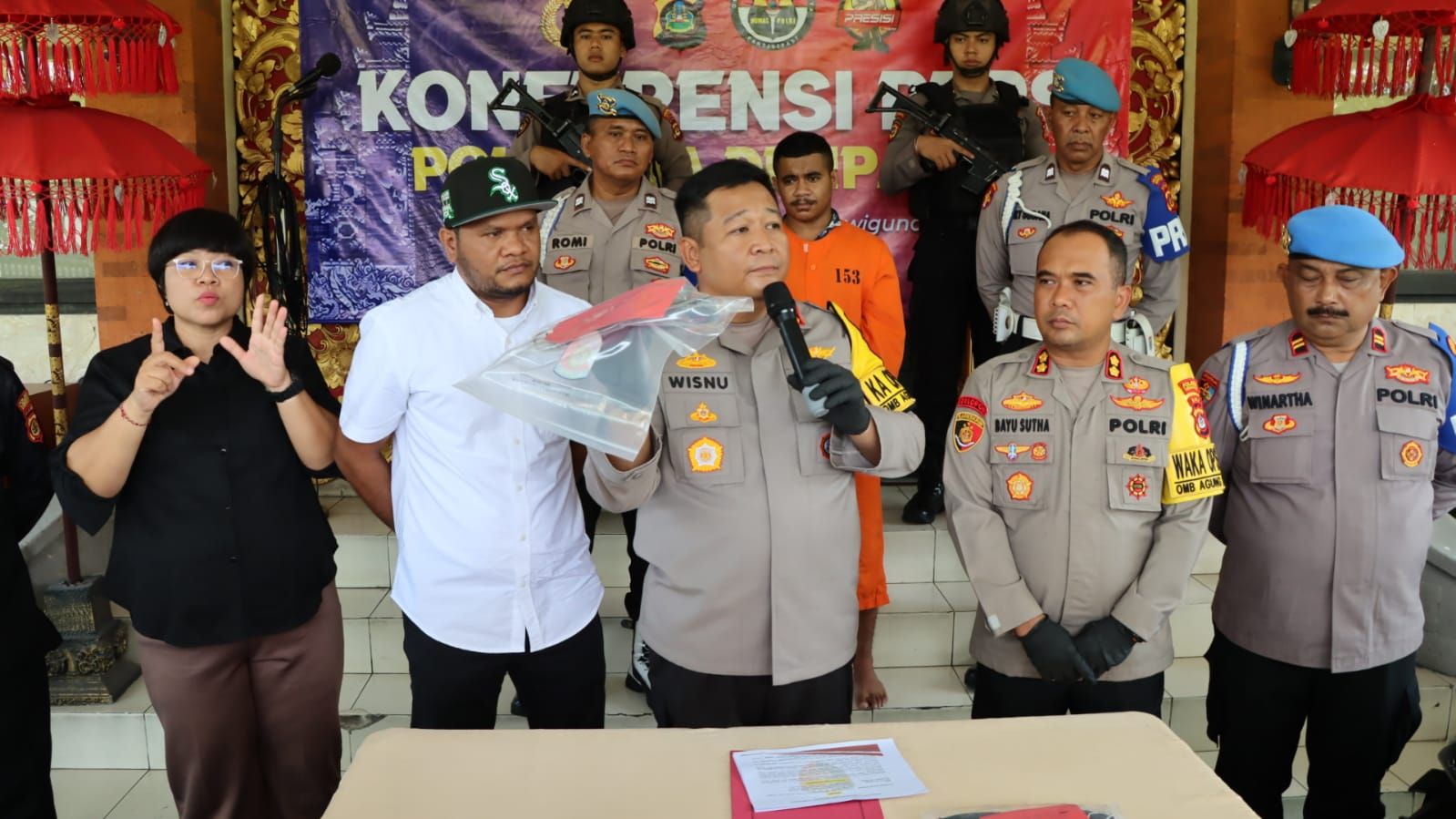 Sopir Taksi Bantah Ancam Pakai Pisau 