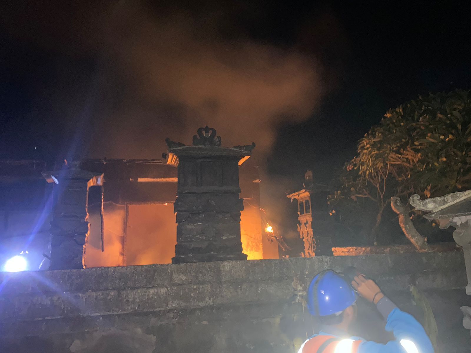 podiumnews.com-Rumah di Abianbase Diamuk Si Jago Merah 