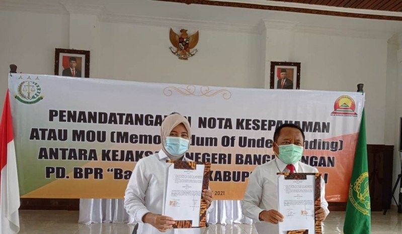 podiumnews.com-Kejari Bangli dan Bank Pasar Tandatangani MoU Kerja Sama