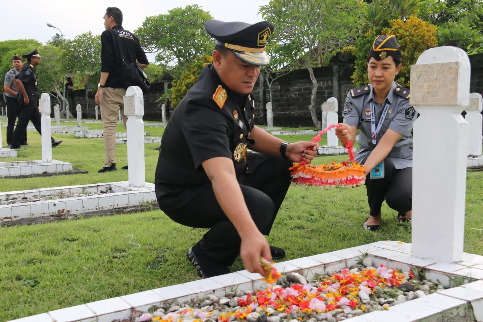 Kemenkumham Bali Tabur Bunga di TMP Pancaka Tirta