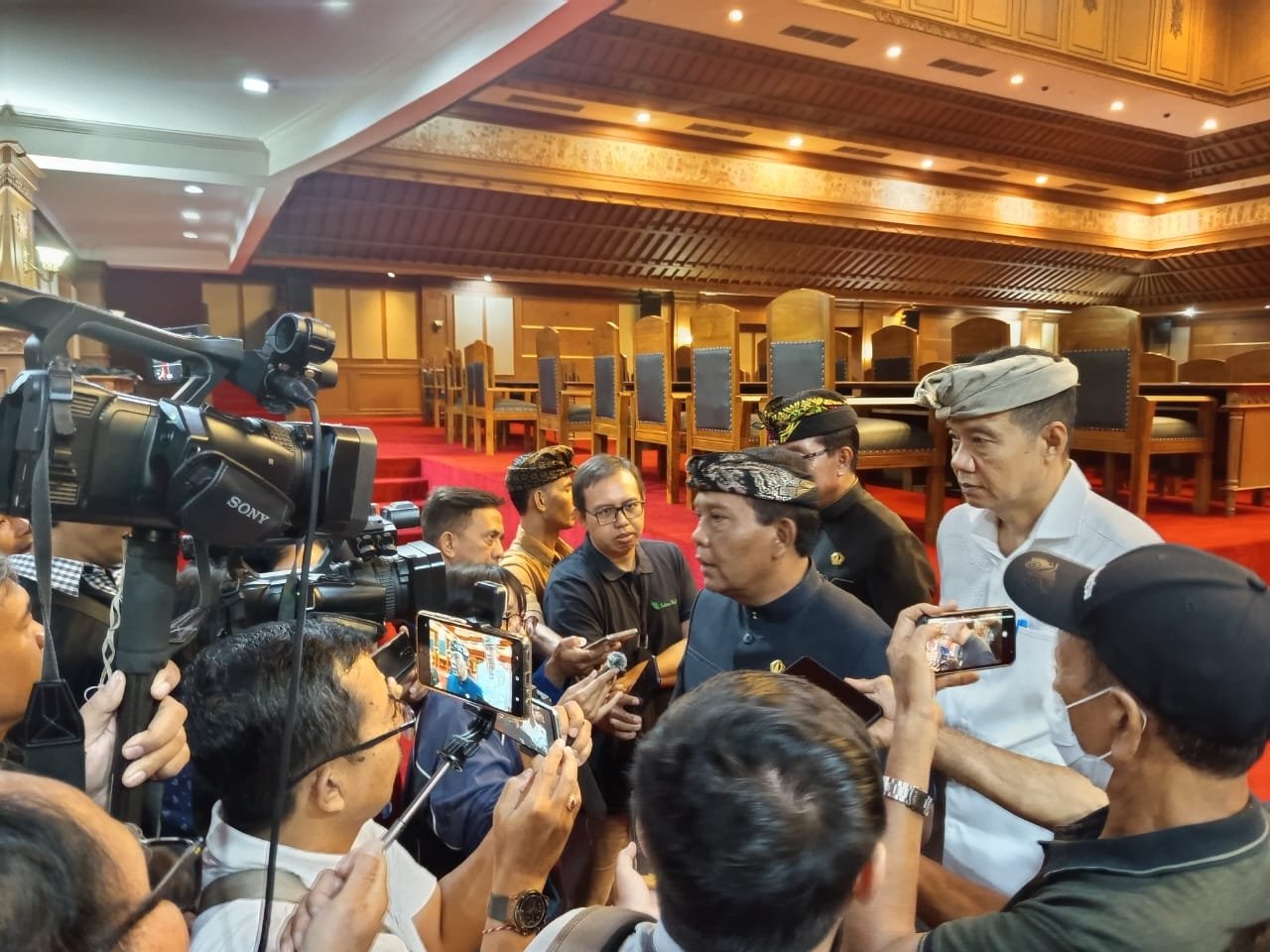 podiumnews.com-Ketua DPRD Badung Minta Dugaan PHK Pariwisata Diperiksa Serius
