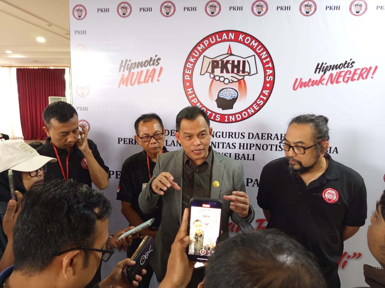 Bali Tertinggi Bunuh Diri, PKHI Dorong Hipnoterapi