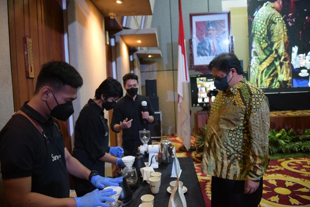 podiumnews.com-Airlangga: Industri Kopi Indonesia Tumbuh 250 Persen dalam 10 Tahun